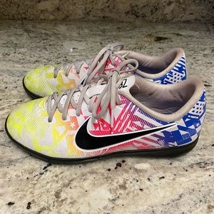 Girls Nike soccer cleats (indoor)